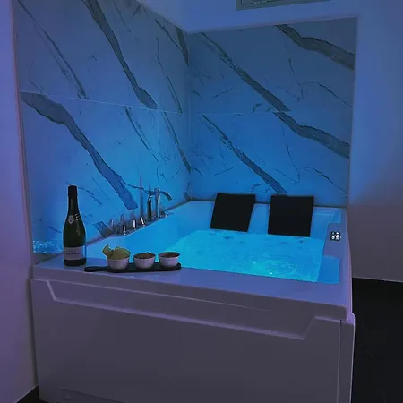 Broken Column Appartement *