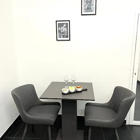 Broken Column Apartmán